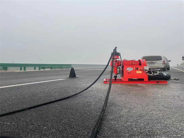 白沙马路路基路面开裂下沉注浆加固灌浆